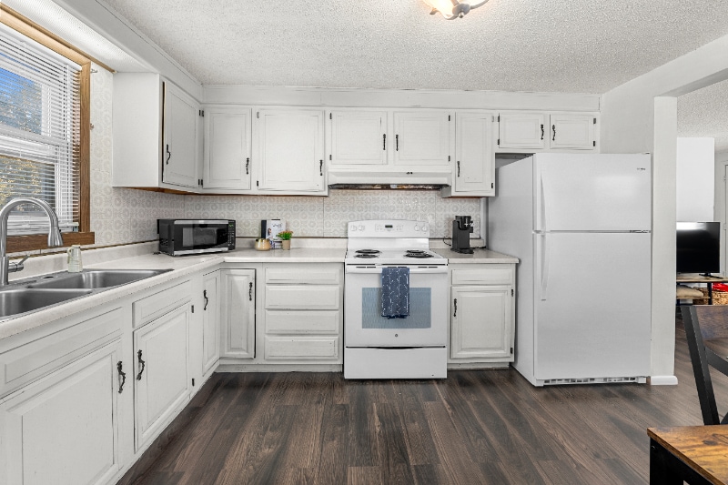 Building Photo - 275 S 150 W Rd