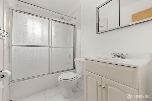 Building Photo - 89 Van Buren Ave