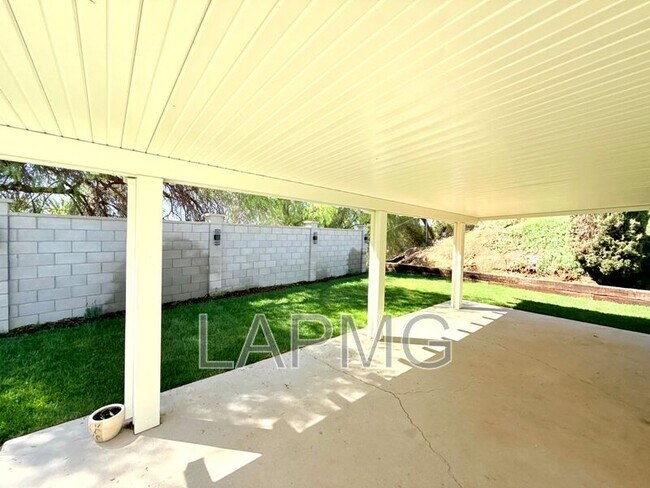 Building Photo - 10839 Fellows Ave