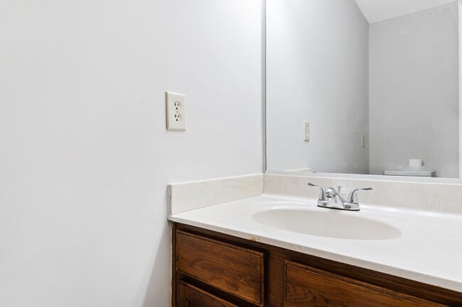 Building Photo - 3-Bedroom Home for in Cary – Close to Downtown!