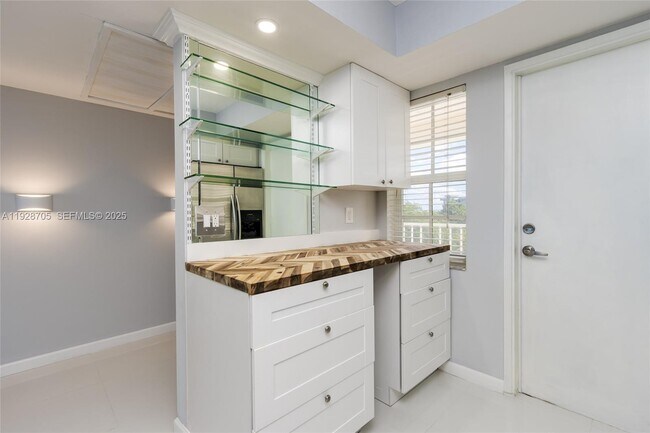 Building Photo - 3090 N Course Dr