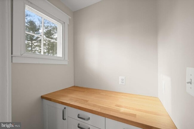 Building Photo - 7332 Springfield Ave