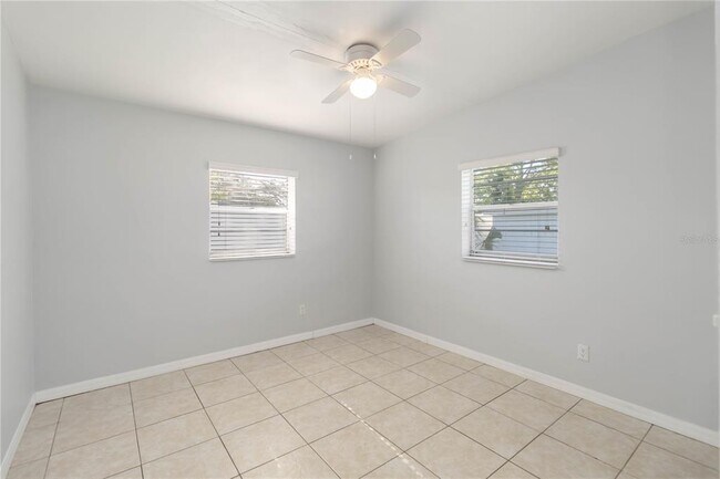 Building Photo - 5402 Curry Ford Rd