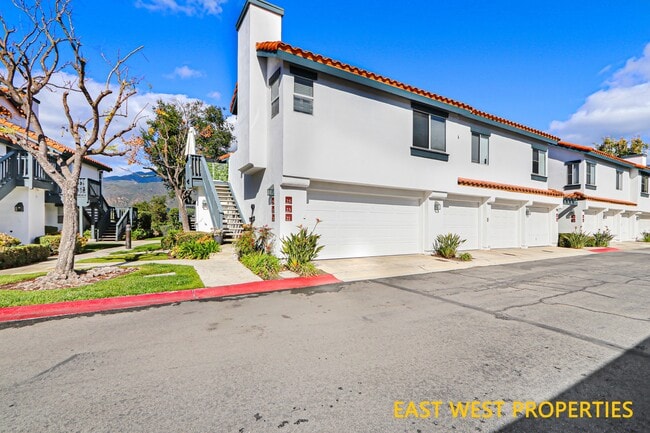 Building Photo - 21 Lobelia