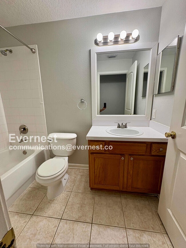 Building Photo - 4 Bed/2 Bath Home with Garage / Pet-Friendly / Coming Soon!