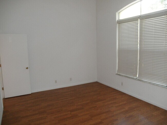Building Photo - Sabal Lakes