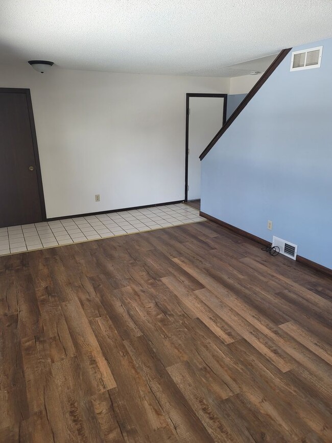 Building Photo - 13-15 Kurt Drive