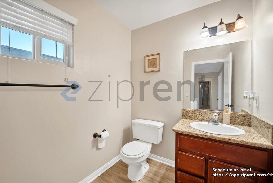 Building Photo - 443 Monrovista Ave