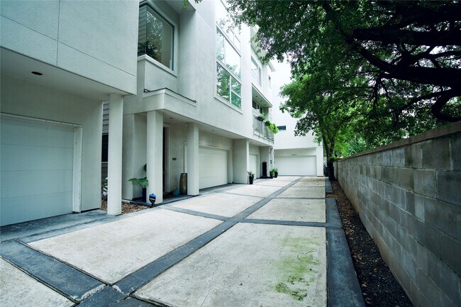 Building Photo - 1820 Southmore Blvd