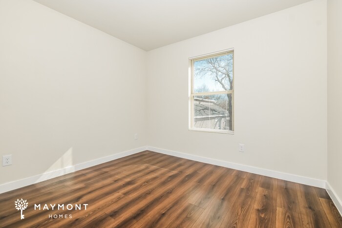 Building Photo - 925 Jones St