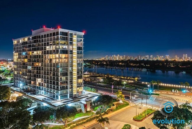 Building Photo - 1810 Avenida Del Mundo