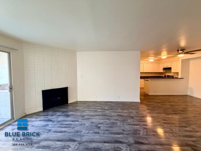 Building Photo - 12325 Chandler Blvd