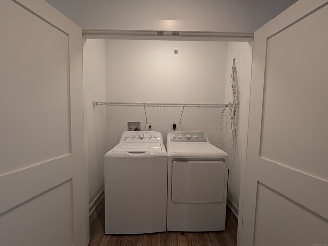 Building Photo - 138 Highland Ave