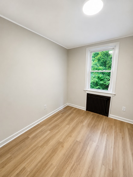 Building Photo - 63 Elm St