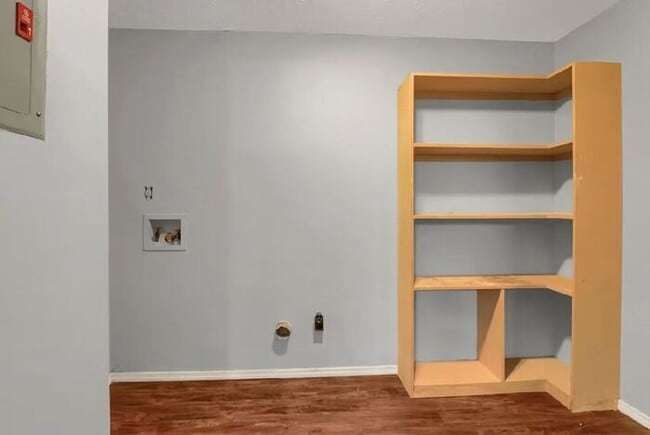 Building Photo - 259 Heathersett Dr SW