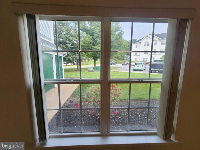 Building Photo - 2029 Windsong Dr