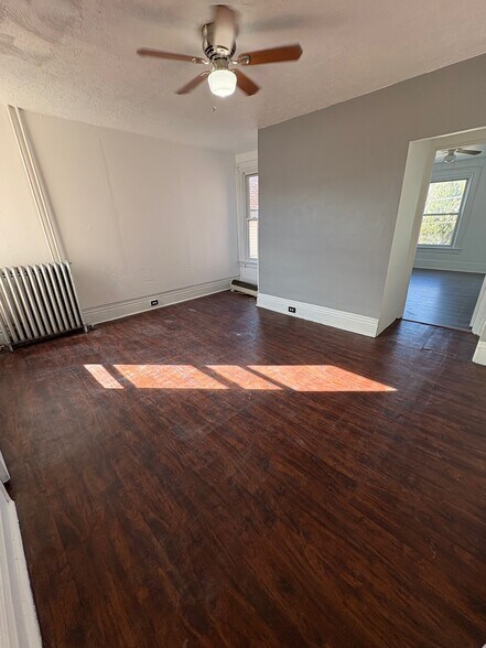 Building Photo - 543 3rd St