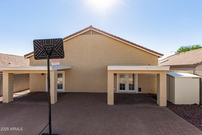 Building Photo - 1526 E Charleston Ave