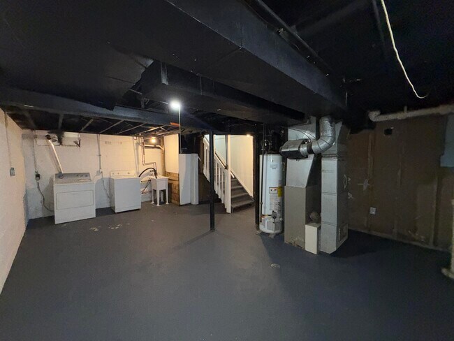 Building Photo - 13668 Irene St