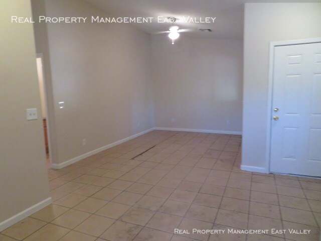 Building Photo - 1621 W Tonto St