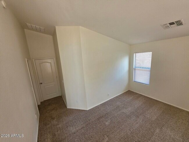 Building Photo - 5532 W Southgate Ave