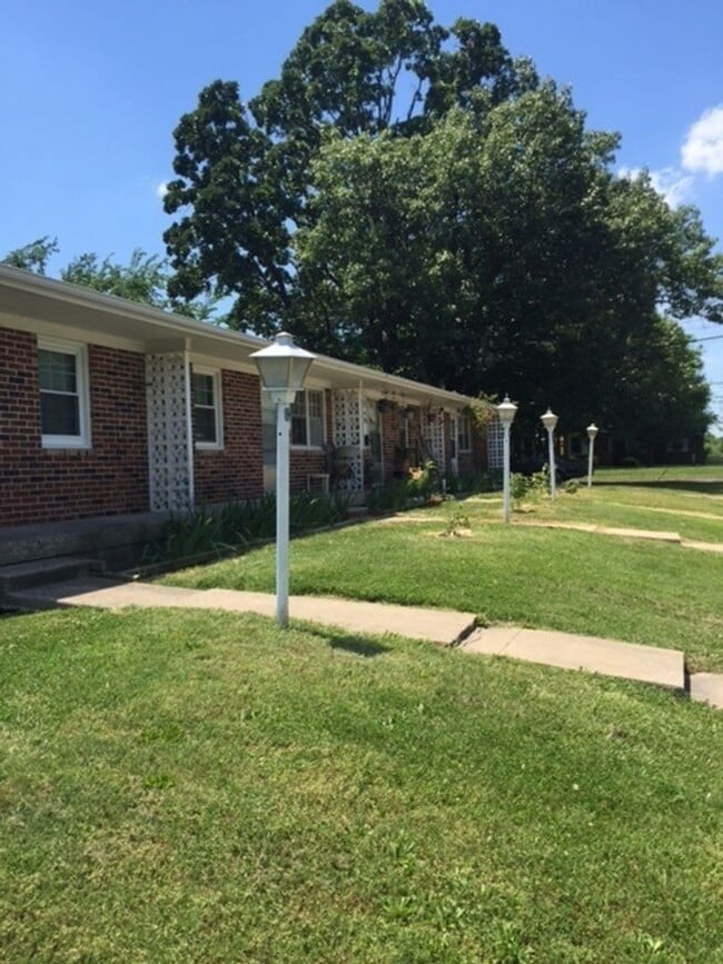 Primary Photo - Bolivar MO 1 Bed, 1 Bath Apartment