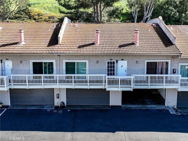 Building Photo - 23821 Hillhurst Dr