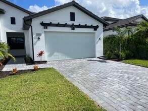 Building Photo - ANNUAL RENTAL - ABACO POINTE 3 BEDROOM + D...