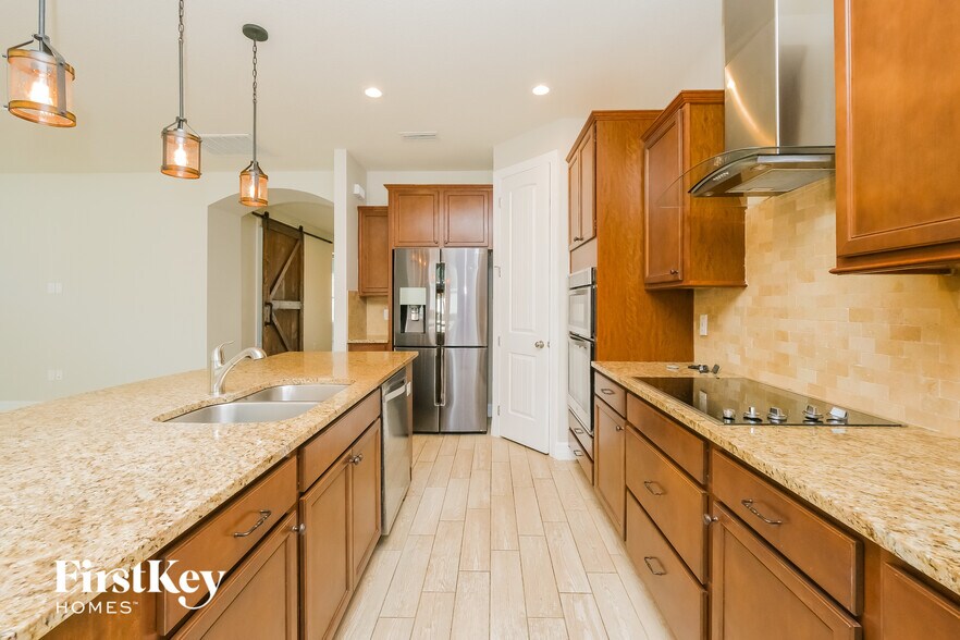 Building Photo - 16303 Treasure Point Dr