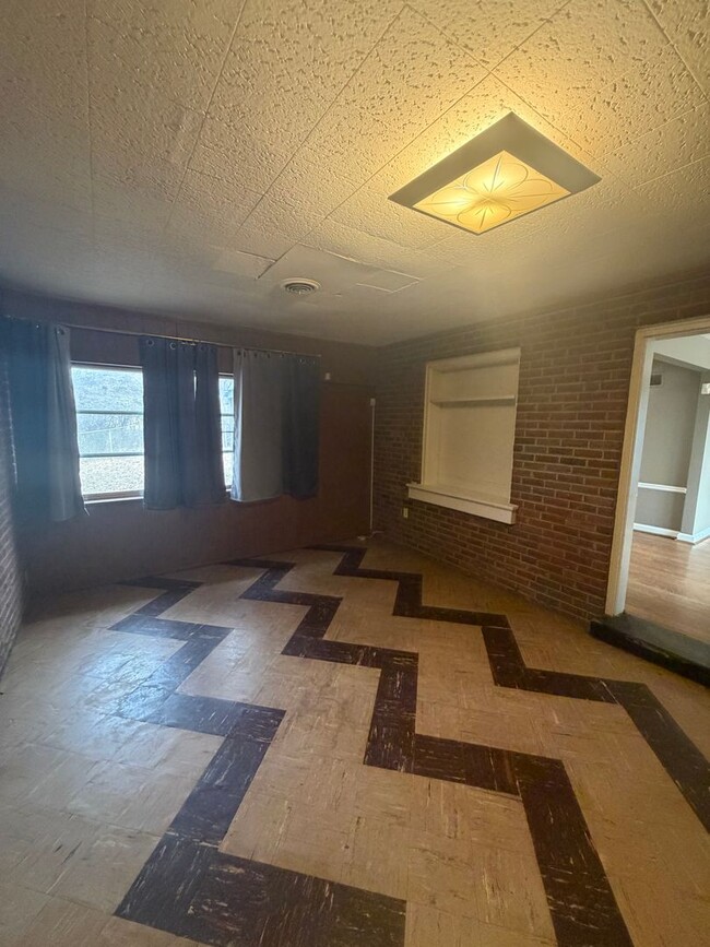 Building Photo - Charming 2BD/1BA at St. Louis