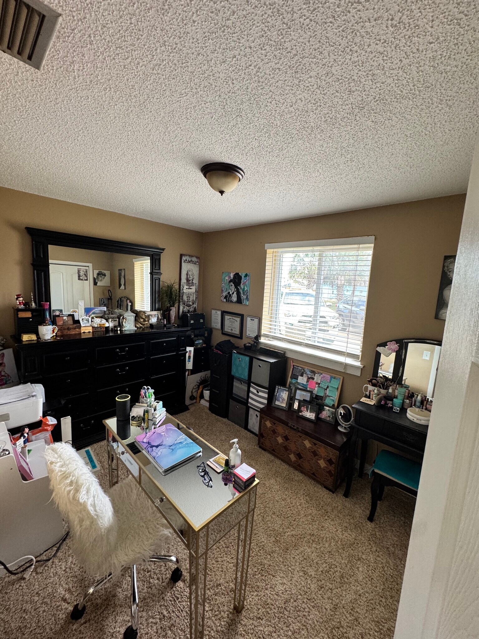 Building Photo - 5204 Beach Dr