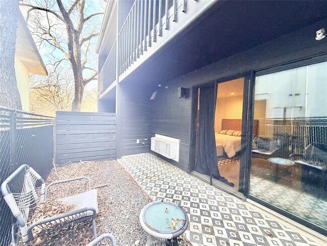 Building Photo - 201 Academy Dr