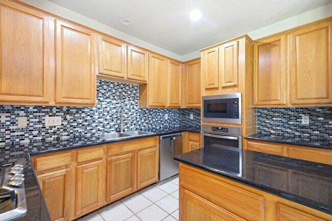 Building Photo - 3126 Waters View Dr