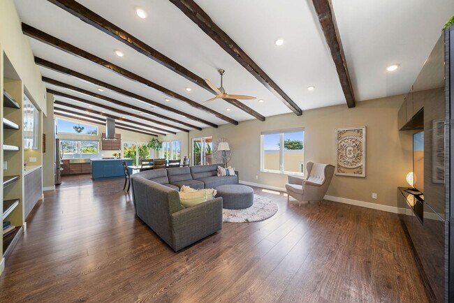 Building Photo - Monterey