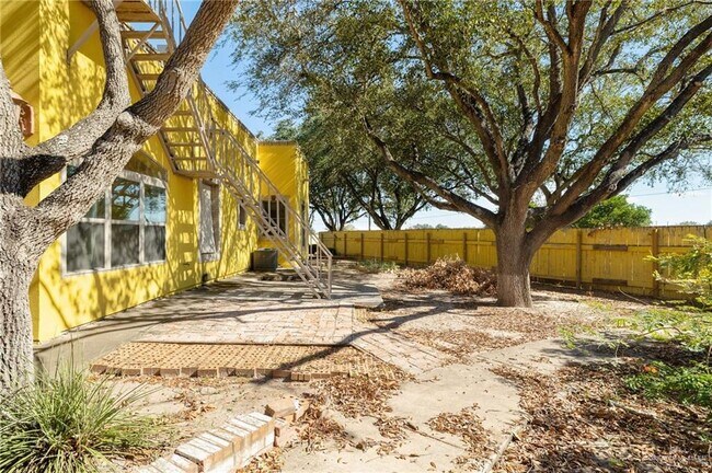 Building Photo - 41 N Ware Rd