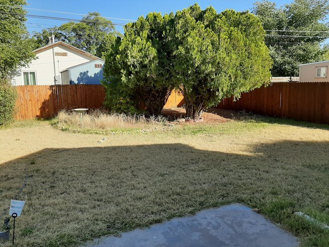 Building Photo - 808 Carlisle Blvd NE