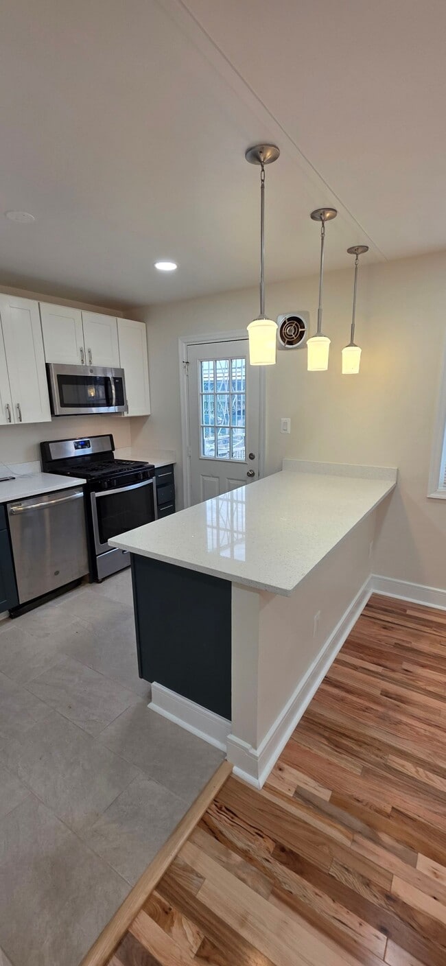 Building Photo - 4267 Labyrinth Rd