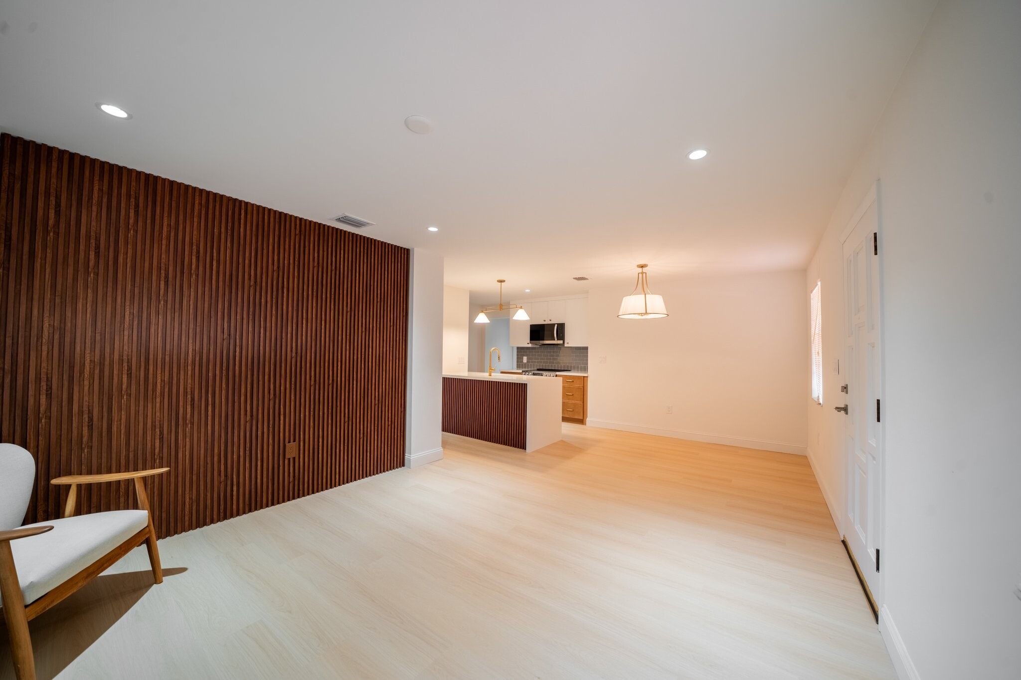 Building Photo - 1550 S Greenway Dr