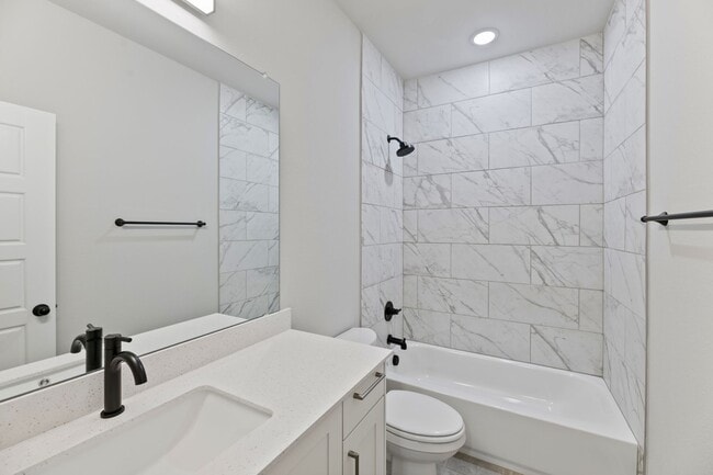 Building Photo - AVAILABLE NOW! 3 BEDROOM TRIPLEX LOT LOCATED ON 1-ACRE LOT IN MIDLOTHIAN, TX!