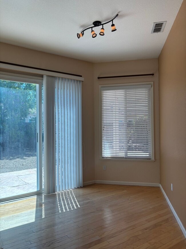 Building Photo - BEAUTIFUL 4-BEDROOM HOME IN ELK GROVE!!