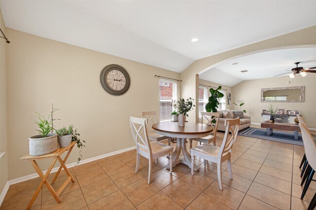 Building Photo - 66 W Lasting Spring Cir