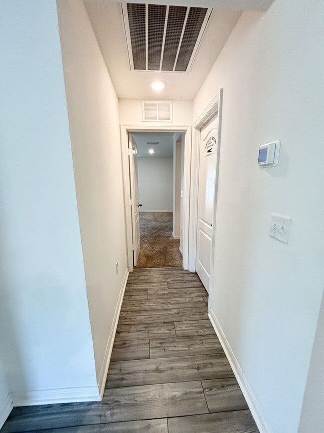 Building Photo - Your Dundee 4Beds/2Baths dream home – conv...