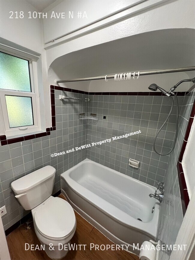 Building Photo - 218 10th Ave N