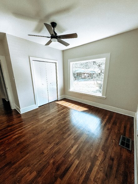 Building Photo - 309 N Dubellette St