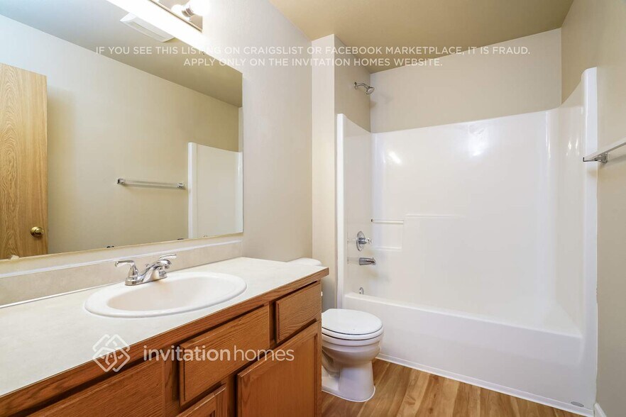 Building Photo - 9006 174 St Ct E