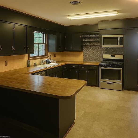 Building Photo - 1505 Turfwood Dr