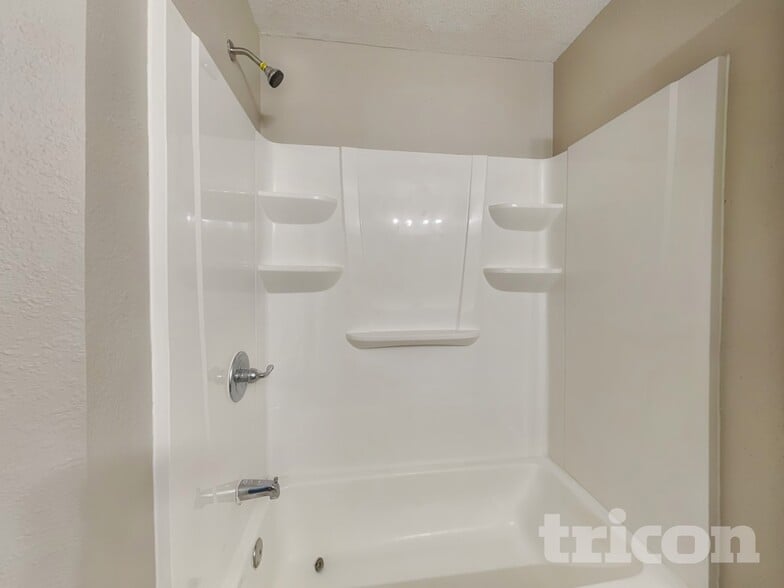 Building Photo - 17506 Sundrop Ln