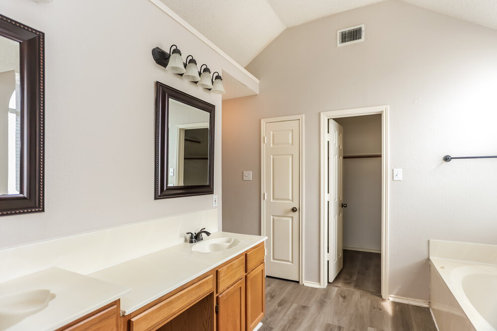 Building Photo - 4708 Misty Ridge Dr
