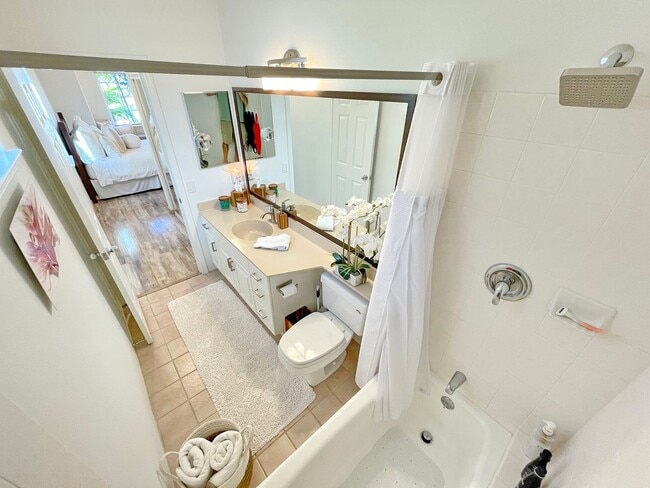 Building Photo - Live the Wailea Lifestyle – Ocean View gro...
