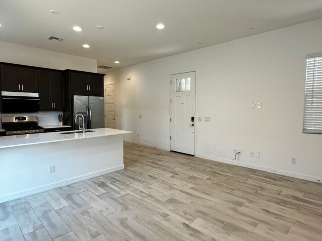 Building Photo - ALL UTILITIES INCLUDED CHANDLER CASITA W/ ...